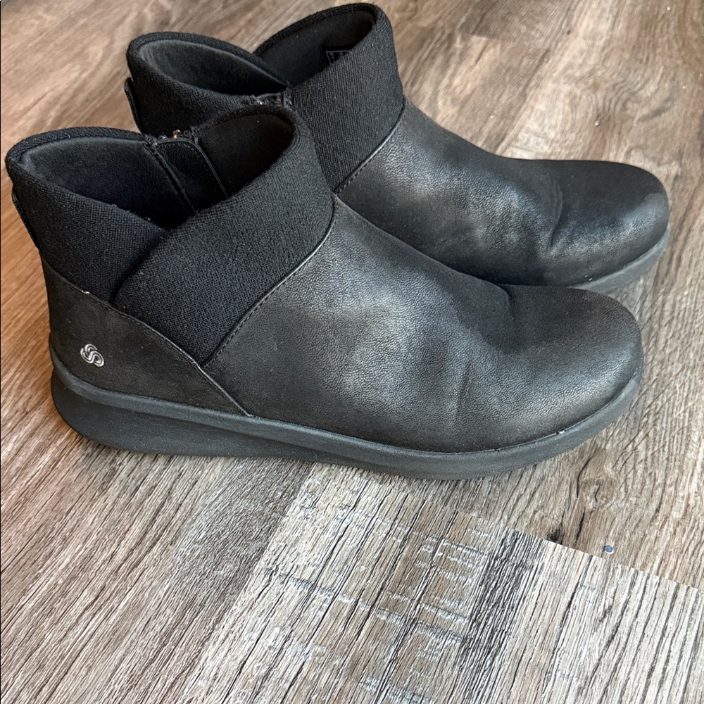 Cloudsteppers by Clarks Black Slip-On Ankle Boots